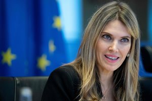 ES prokurorė siekia panaikinti graikų europarlamentarės E. Kaili neliečiamybę