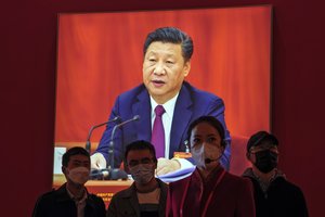 Xi Jinpingo „nulinio Covid“ strategiją pakeitė chaosas: užsipildžius ligoninėms prakalbo apie įtampą šalyje