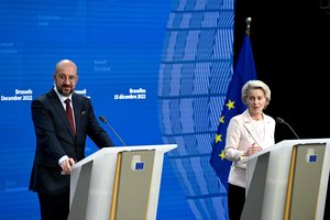 „Jie abu yra atsakingi“: keblūs U. von der Leyen ir Ch. Michelio santykiai pačioje ES širdyje