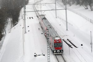 Šiurpus Kūčių rytas Šiaulių rajone: traukinys mirtinai sužalojo bėgiais ėjusį 44 metų vyrą