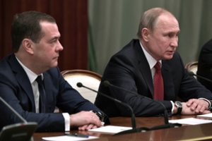 V. Putinas paskyrė D. Medvedevą į naujas pareigas