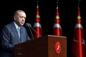 Prieš rinkimus – gudrus R. T. Erdogano žingsnis: panaikino minimalų pensinį amžių