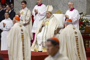 Popiežius paminėjo Naujuosius metus, Vatikanui rengiantis gedului dėl Benedikto XVI