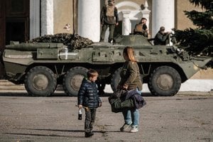 Rusijos išpuolį išgyvenęs berniukas slėpėsi po artimųjų lavonais: „Likau gyvas tik todėl, kad mane uždengė mama ir sesuo“
