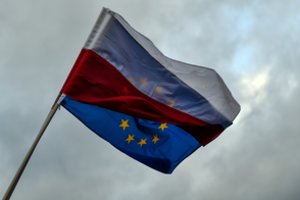 Lenkai siekia atblokuoti ES lėšas: parlamentarai priėmė įstatymą dėl teismų reformos