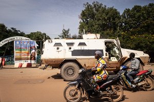 Vietiniai šaltiniai: numanoma, kad džihadistai Burkina Fase pagrobė apie 50 moterų