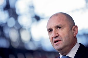Bulgarijos prezidentas nori išvengti penktų visuotinių rinkimų per dvejus metus: prašo socialistų suformuoti vyriausybę