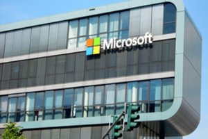 Kompiuterių pramonės milžinė „Microsoft“ rengiasi naujiems atleidimams