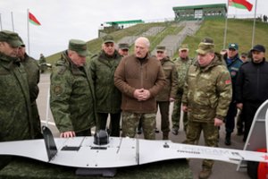 Žiniasklaida: Rusija permeta kariškius į Baltarusiją geležinkelio cisternose