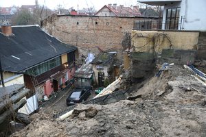 Po sienos griūties Užupyje pastatų priežiūros specialistas rėžė: stebiu grėsmingą tendenciją