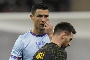 C. Ronaldo debiutas Saudo Arabijoje: du įvarčiai, bet pralaimėjimas L. Messi ir PSG