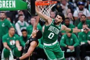 NBA finalo pakartojime „Celtics“ pratęsimo dramoje pranoko „Warriors“