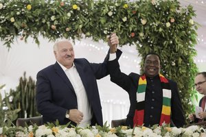 A. Lukašenka Zimbabvėje: sankcijos yra paslėptas „palaiminimas“