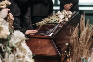 Artimojo netektis – ne tik skaudu, bet ir brangu: atvirai papasakojo, kiek dabar Lietuvoje kainuoja laidotuvės