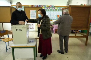 Kipras aktyviai balsuoja naujo prezidento rinkimuose