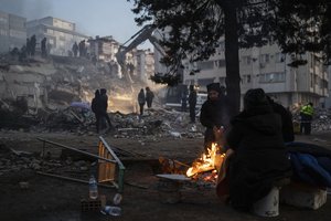 Žemės drebėjimo aukų skaičius Turkijoje ir Sirijoje viršija 20 tūkstančių
