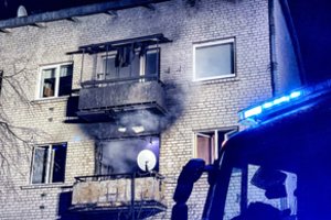 Šiaulių rajone per gaisrą žuvo vyras: bandydama gelbėtis pro langą iššoko nepilnametė