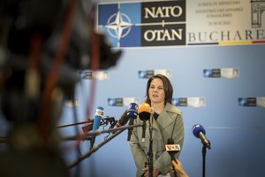 A. Baerbock: Suomija ir Švedija turi tapti NATO narėmis „be tolesnio vilkinimo“