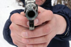 Estija galutinai uždraudė šalyje gyvenantiems Rusijos piliečiams turėti ginklų