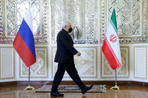 Iranas patvirtino įsigysiąs iš Rusijos naikintuvų
