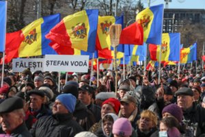 Protestai Moldovoje: prorusiškos pajėgos šalies prezidentei pateikė ultimatumą, vyksta susirėmimai