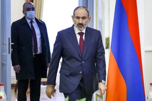 Armėnijos premjeras įspėjo apie „labai didelę eskalavimo tikimybę“ Armėnijos ir Azerbaidžano pasienyje