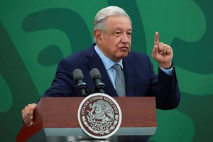 Po Vašingtono įspėjimo dėl kelionių į Meksiką – prezidento atkirtis: savo šalį vadina „saugesne nei JAV“