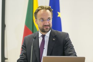 G. Šimkus tikina, kad į Lietuvą bankų krizė neatsibels: sieja su kylančiomis palūkanomis