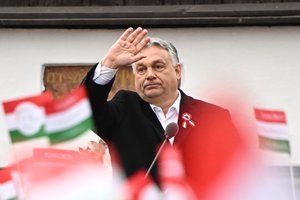 Vengrija neratifikuoja Švedijos prisijungimo prie NATO: priežastis – patirtos „nuoskaudos“