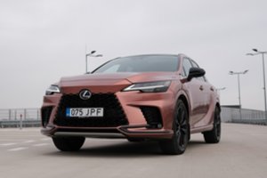 Naujo „Lexus RX“ testas: prabanga be kompromisų – patiks ir vokiškų SUV vairuotojams