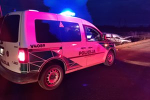 Širvintų rajone apsivertė automobilis, žuvo keleivė
