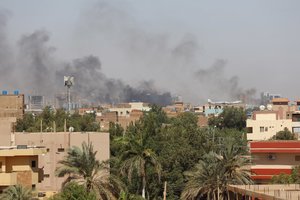 Pentagonas: JAV dislokuoja pajėgas galimai savo ambasados Sudane evakuacijai