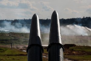 Rusija teigia apmokiusi baltarusių karius naudotis raketomis, galinčiomis nešti branduolinį ginklą
