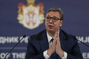 Serbijos prezidentas po masinių šaudynių pažadėjo nuginkluoti šalį