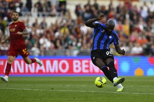 Italijoje Milano klubai džiaugėsi pergalėmis prieš Romos ekipas