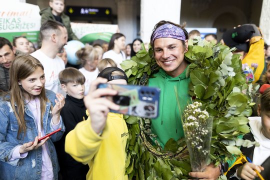 A.Valujavičiaus sutikimas Vilniaus oro uoste. 