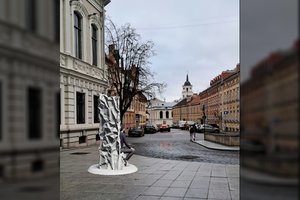 Paskelbta, kaip atrodys Justinui Marcinkevičiui atminti skirta skulptūra Vilniuje