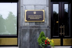 Rusijos ambasados atstovui – Lietuvos URM protestas dėl Irkutsko srityje pašalintų monumentų