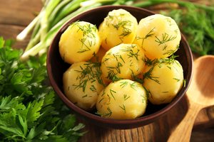 Dietologė pasakė, kaip ruošti bulves, kad jas būtų galima valgyti net vakare