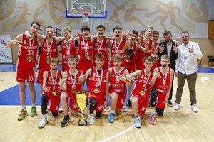 Lietuvos 14-mečių krepšinio čempionate triumfavo vilniečių komanda, kuriai atstovavo ir garsių tėvų vaikai