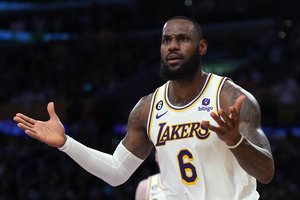 LeBrono Jameso ir „Lakers“ degalai baigiasi – „Nuggets“ priartėjo prie triumfo Vakarų konferencijoje