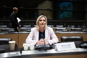 Prancūzijos dešiniųjų lyderė M. Le Pen gina iš Rusijos banko gautą paskolą
