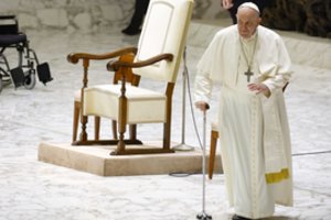 Vatikanas: popiežius dėl karščiavimo penktadienį atšaukė savo planus