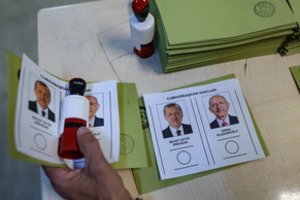 Turkijoje prasidėjo istorinis antrasis prezidento rinkimų ratas