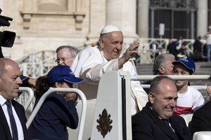 Į ligoninę paguldytas popiežius iki birželio 18 d. atšaukė visas audiencijas