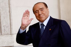 Milano magnatas, aistringas futbolo fanas ir Italijos politikos veidas: spalvingas S. Berlusconi gyvenimas