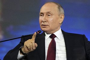 V. Putinas: pirmieji branduoliniai ginklai perduoti Baltarusijai