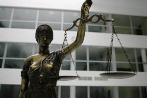 Šiaulių apygardos teismas: šeši kaltinamieji pripažinti kaltais dėl kyšininkavimo ir disponavimo dopingo medžiagomis