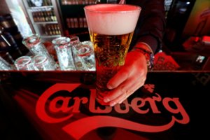Danijos alaus darykla „Carlsberg“ rado pirkėją savo verslui Rusijoje