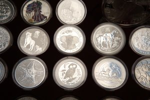 Klaipėdoje ilgapirščiai iš buto nušvilpė sidabrines monetas